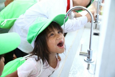 Nước sạch, nhà vệ sinh đạt chuẩn đến với học sinh vùng sâu, vùng xa