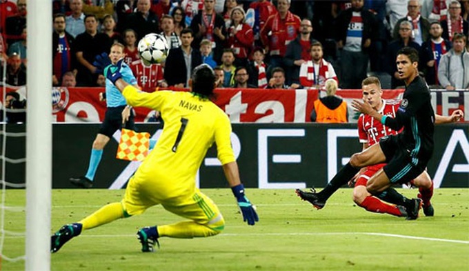 Navas đoán sai hướng sút của Kimmich trong tình huống thua ở phút 28.