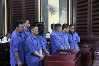 Băng nhóm trộm gần 500.000 lít xăng dầu máy bay lãnh án