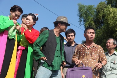 Nghịch lý thị trường hài Tết 2016: Người lo bị quay lưng, kẻ ngồi chờ đếm bạc