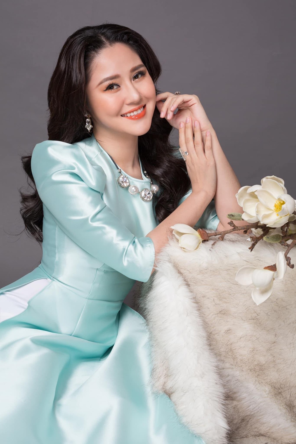 Cô gái Quảng Trị hát dân ca triệu view: Có người đề nghị cho 10 tỷ đồng - 1 Cô gái Quảng Trị hát dân ca triệu view: Có người đề nghị cho 10 tỷ đồng - 1