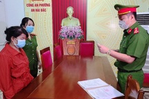 Lên mạng đặt mua loạt sổ đỏ giả để… lừa đảo