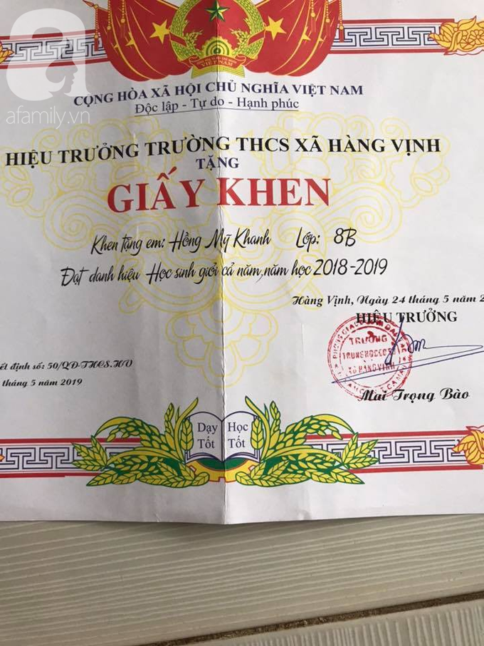 Bé gái biến dạng khuôn mặt, mất một bên tai và ước mơ nhói lòng: Em muốn làm họa sĩ để vẽ mình đẹp hơn - Ảnh 6. Bé gái biến dạng khuôn mặt, mất một bên tai và ước mơ nhói lòng: Em muốn làm họa sĩ để vẽ mình đẹp hơn - Ảnh 6.