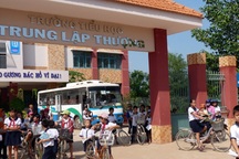 Bàng hoàng vụ “nghi mất tiền, trường giao học sinh lớp 2 cho... công an”