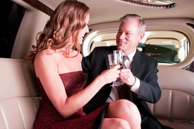 Quan hệ sugar daddy - sugar baby đang dần được "bình thường hóa"?