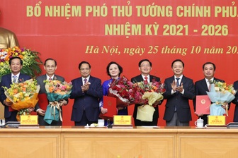2 tân Phó Thủ tướng và 3 Bộ trưởng nhận quyết định bổ nhiệm