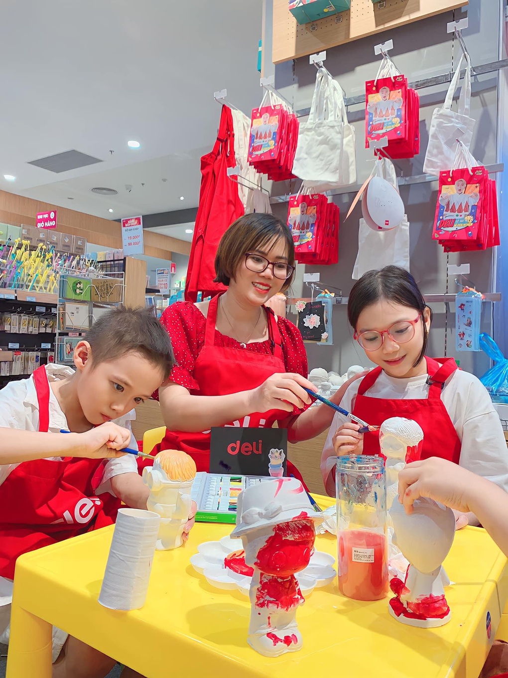Vui hè cùng chuỗi sự kiện Tô sắc hè, vẽ trải nghiệm của Deli - 2 Vui hè cùng chuỗi sự kiện Tô sắc hè, vẽ trải nghiệm của Deli - 2