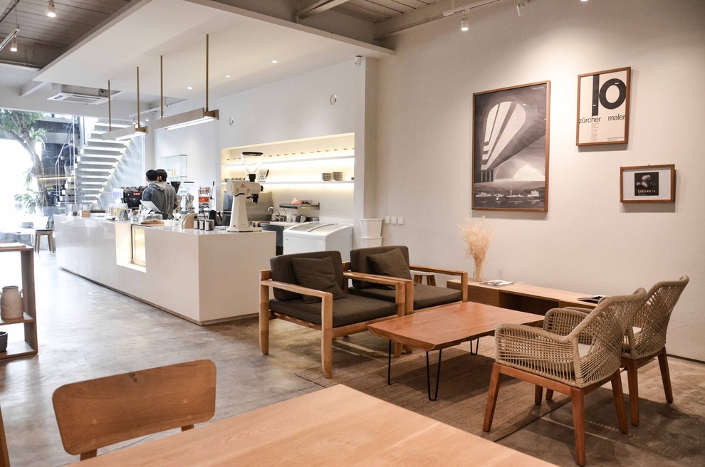 Quán cà phê nửa kín nửa hở, không gian thiết kế đẹp lạ hút khách check-in - 8 Quán cà phê nửa kín nửa hở, không gian thiết kế đẹp lạ hút khách check-in - 8