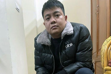 Hà Nội: Thu nhiều súng, đạn trong nhà "ông trùm" đường dây cờ bạc