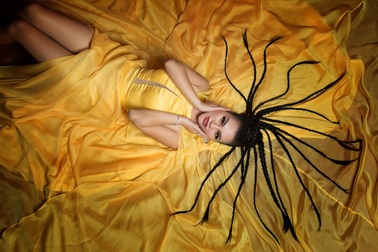 Nữ hoàng Trần Huyền Nhung quay cuồng trong vũ điệu thời trang của NTK Tuấn Hải