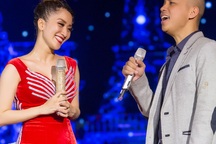 Khánh Thi ngượng ngập hát “trái tim không ngủ yên” cùng  “tình cũ” Chí Anh