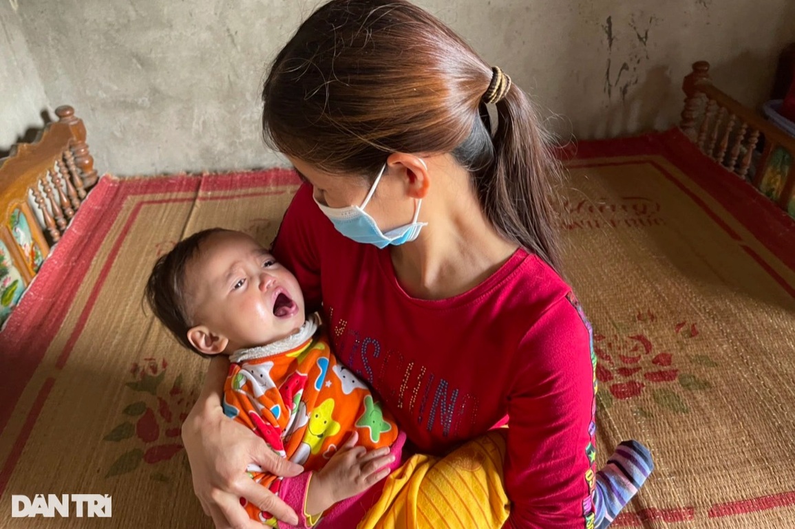 Bé 20 tháng tuổi mắc bệnh tim bẩm sinh khắc khoải cầu xin được cứu sống - 3 Bé 20 tháng tuổi mắc bệnh tim bẩm sinh khắc khoải cầu xin được cứu sống - 3