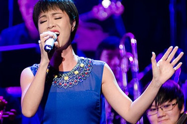 Ấn tượng Uyên Linh hát nhạc giao hưởng