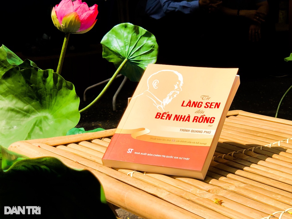 Từ Làng Sen đến Bến Nhà Rồng: Những câu chuyện cảm động về Bác Hồ - 3 Từ Làng Sen đến Bến Nhà Rồng: Những câu chuyện cảm động về Bác Hồ - 3