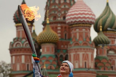 Du học sinh Việt náo nức rước đuốc Olympic 2014