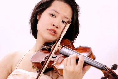 “Thần đồng” Đỗ Phương Nhi kể về mối duyên với violon khi mới 4 tuổi