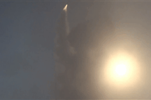 Khoảnh khắc chiến hạm Nga phóng 4 tên lửa vào mục tiêu quân sự Ukraine