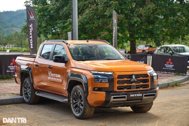 Bán tải Nhật "so găng" nảy lửa trong tháng 7, xe nhiều ưu đãi vẫn thất thế