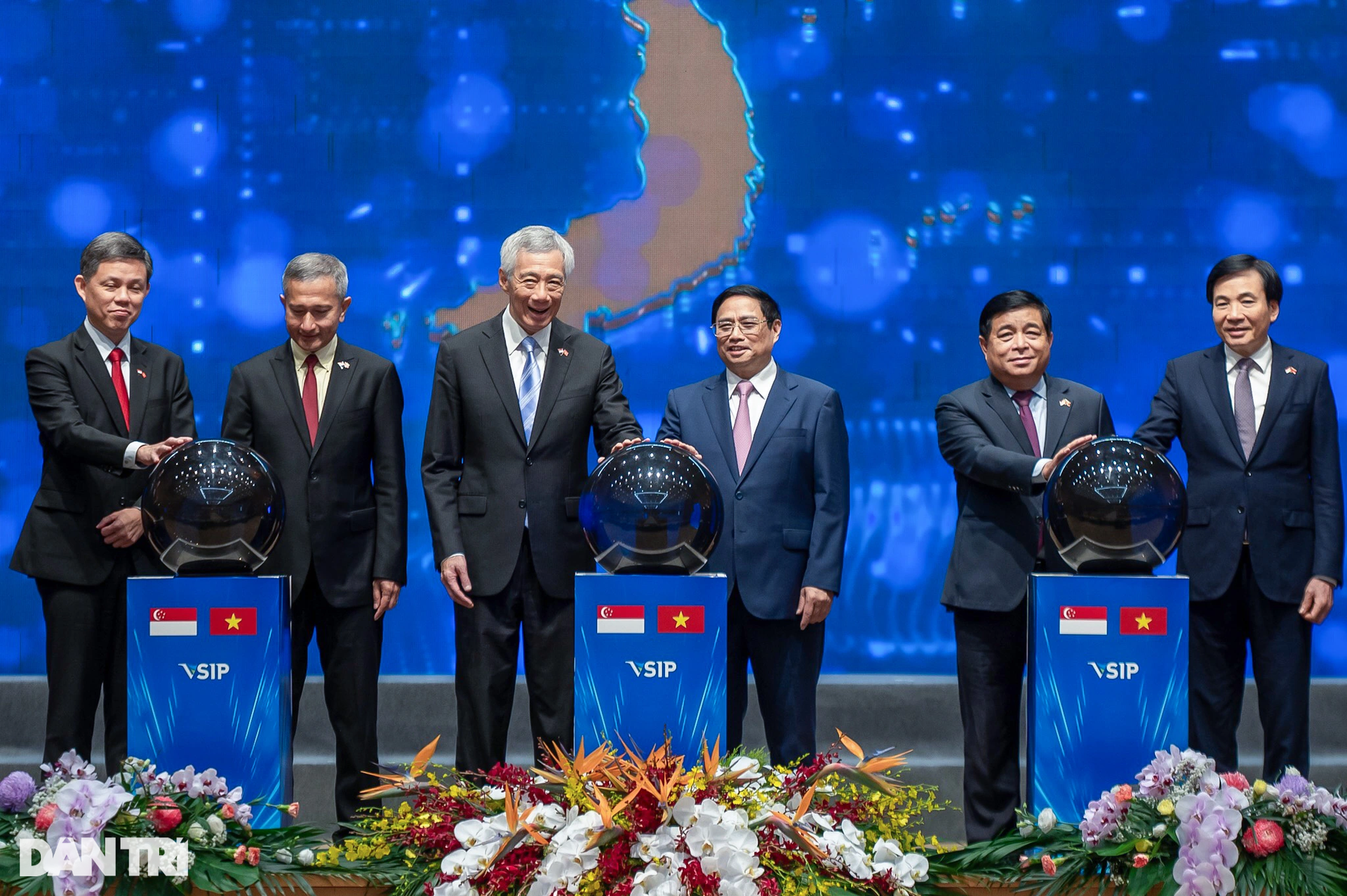 Thủ tướng Việt Nam và Singapore gặp gỡ, đối thoại cùng thanh niên 2 nước - 10 Thủ tướng Việt Nam và Singapore gặp gỡ, đối thoại cùng thanh niên 2 nước - 10