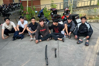 Rủ 6 người mang kiếm Nhật, dao đi giải quyết mâu thuẫn cho em gái người yêu