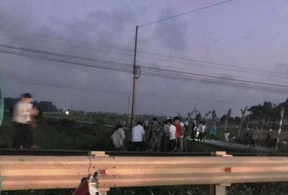 Thầy giáo tử nạn khi đi qua đường sắt - 1 Thầy giáo tử nạn khi đi qua đường sắt - 1