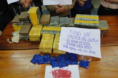 Bắt vụ vận chuyển hơn 90 bánh heroin trong ngày đầu năm mới