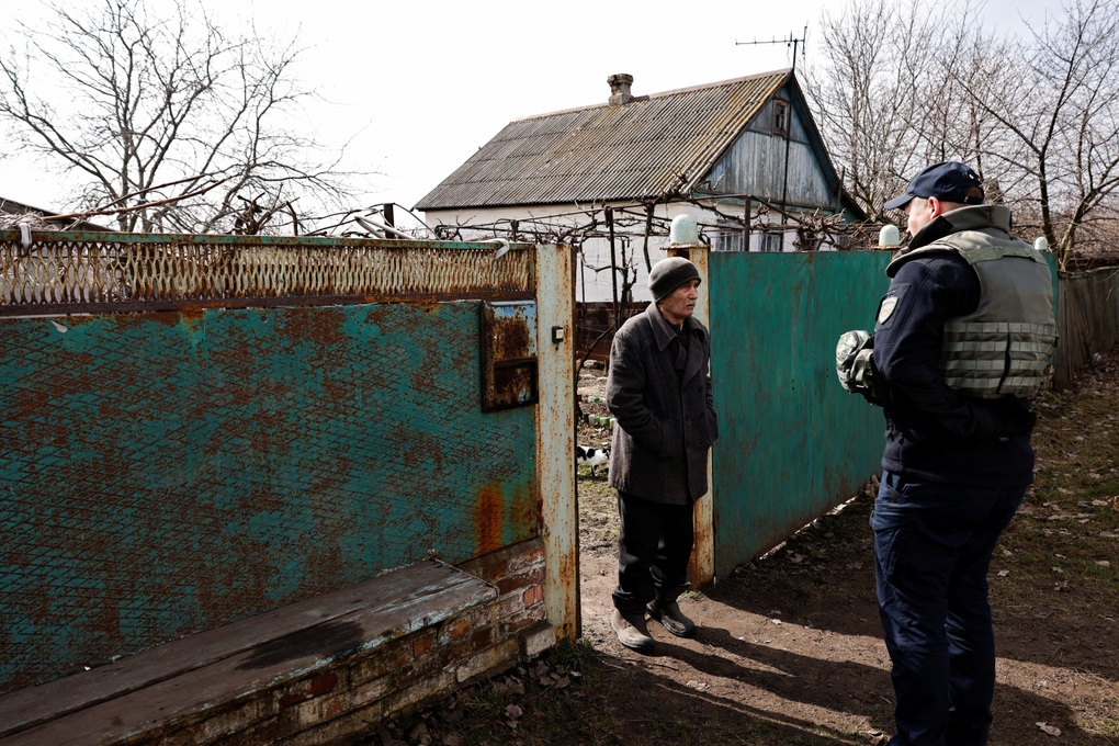 Tình thế tiến thoái lưỡng nan của dân thường gần chảo lửa Bakhmut - 2