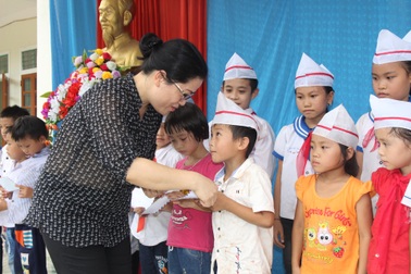 Hỗ trợ ngành Giáo dục huyện biên giới Việt - Lào bị thiệt hại do bão lũ