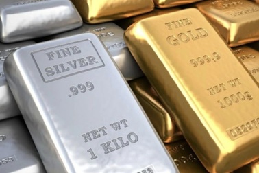Giá bạc vượt đỉnh, "tay to" mạnh tay gom hàng