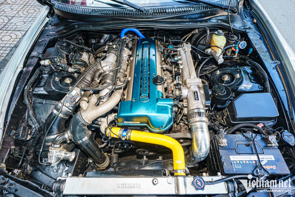 Bỏ qua siêu xe hàng chục tỷ, ông Đặng Lê Nguyên Vũ lái Toyota 1993 dạo phố cuối tuần - 6 Bỏ qua siêu xe hàng chục tỷ, ông Đặng Lê Nguyên Vũ lái Toyota 1993 dạo phố cuối tuần - 6