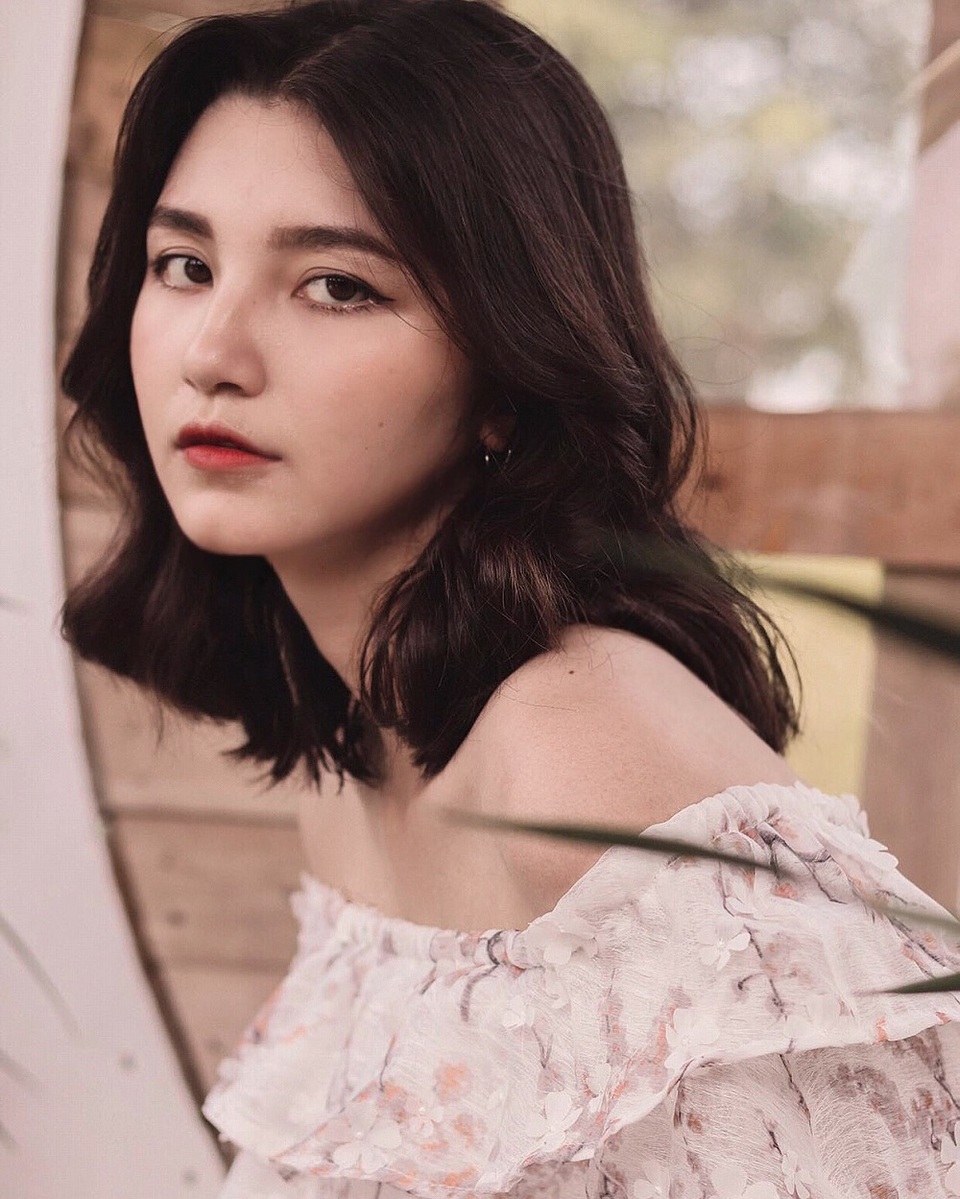 “Hot girl Thương mại” luôn bị nhận nhầm là con lai vì giống Tây - 1 “Hot girl Thương mại” luôn bị nhận nhầm là con lai vì giống Tây - 1