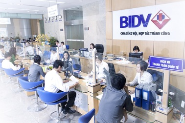 Cuộc đua phát triển ngân hàng bán lẻ: Khách hàng mới là người thắng