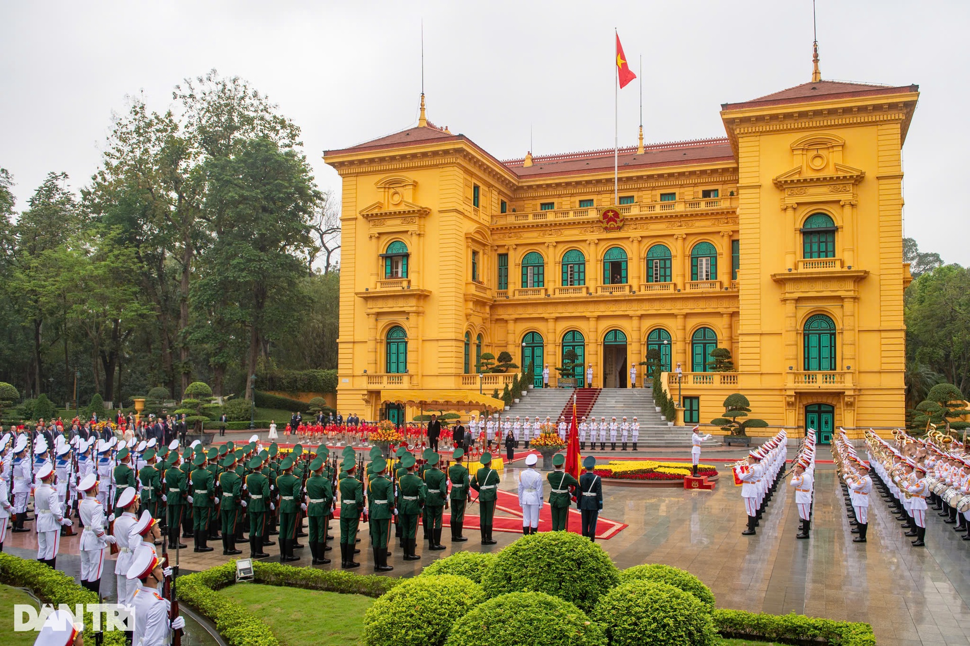 Toàn cảnh lễ đón Thủ tướng Tây Ban Nha thăm chính thức Việt Nam - 1 Toàn cảnh lễ đón Thủ tướng Tây Ban Nha thăm chính thức Việt Nam - 1