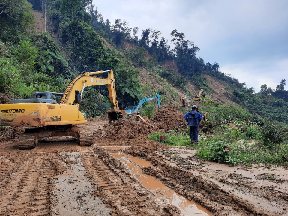 Nỗ lực thông đường vào vùng bị cô lập ở Phước Sơn - 2 Nỗ lực thông đường vào vùng bị cô lập ở Phước Sơn - 2
