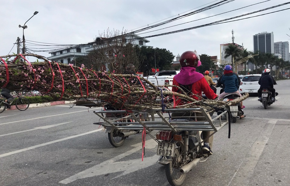 Mướt mồ hôi chuyển Tết tới mọi nhà, shipper có thêm niềm vui về thu nhập - 5 Mướt mồ hôi chuyển Tết tới mọi nhà, shipper có thêm niềm vui về thu nhập - 5