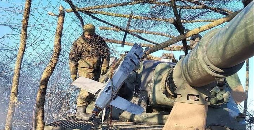 UAV tự sát của Nga bị lưới bảo vệ Ukraine bắt sống - 1 UAV tự sát của Nga bị lưới bảo vệ Ukraine bắt sống - 1