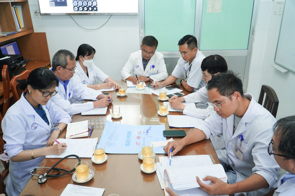 Vụ mẹ và em tử vong, anh nguy kịch sau khi uống sữa: Khẩn tìm độc chất - 3 Vụ mẹ và em tử vong, anh nguy kịch sau khi uống sữa: Khẩn tìm độc chất - 3