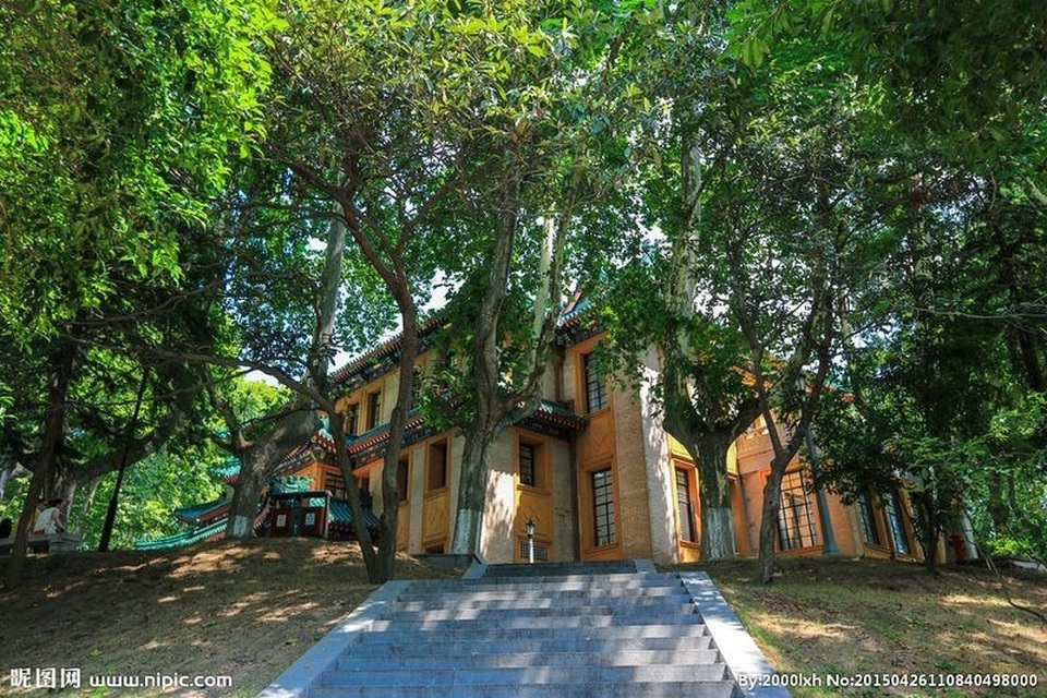 Cung điện hình viên ngọc khổng lồ biểu tượng tình yêu ở Trung Quốc - 4 Cung điện hình viên ngọc khổng lồ biểu tượng tình yêu ở Trung Quốc - 4