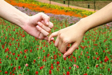 Tung ảnh “nóng”, hăm dọa… khi chia tay