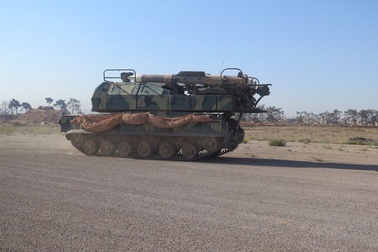 Hình ảnh đầu tiên bên trong sân bay quân sự Syria bị tấn công