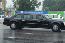 2 siêu xe "Quái thú" của Tổng thống Trump lăn bánh trên đường phố Đà Nẵng