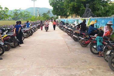 Lan tỏa nép đẹp về ý thức an toàn giao thông ở các cổng trường