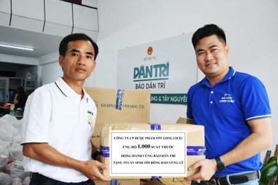 Dược phẩm Long Châu cùng báo Dân trí hỗ trợ thuốc tới bà con vùng lũ