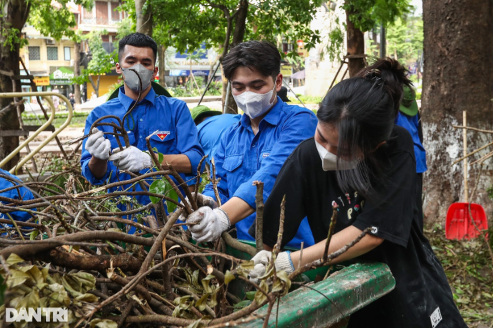 Mùa thu Hà Nội, sau cơn bão lũ lịch sử - 2 Mùa thu Hà Nội, sau cơn bão lũ lịch sử - 2