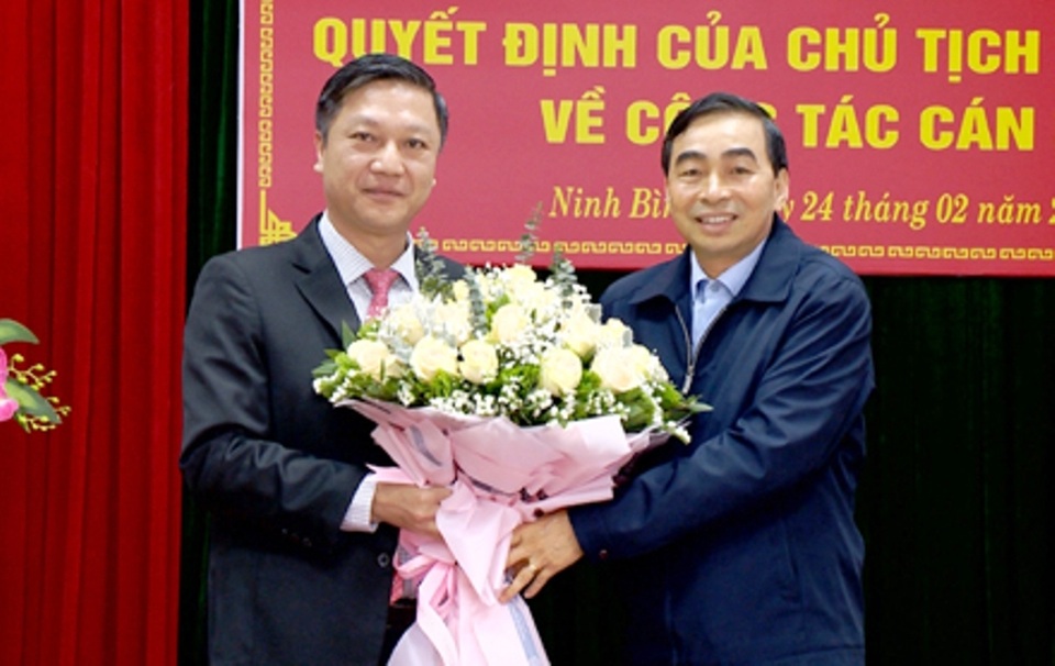 Ninh Bình bổ nhiệm Giám đốc Sở Nội vụ và Sở Kế hoạch và Đầu tư - 2 Ninh Bình bổ nhiệm Giám đốc Sở Nội vụ và Sở Kế hoạch và Đầu tư - 2