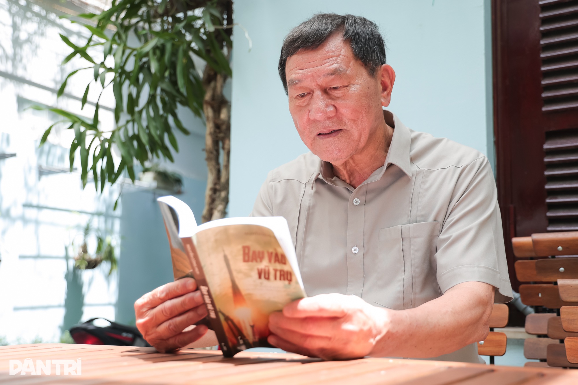 Anh hùng phi công đưa Tuyên ngôn độc lập và nắm đất Ba Đình lên vũ trụ - 7 Anh hùng phi công đưa Tuyên ngôn độc lập và nắm đất Ba Đình lên vũ trụ - 7