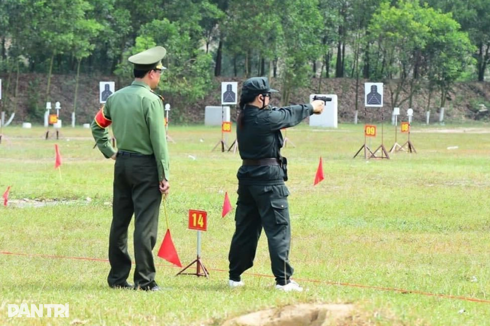 Từ cô bé mê mỹ thuật thành nữ xạ thủ đoạt 7 HCV cho Bộ Tư lệnh Cảnh vệ - 4 Từ cô bé mê mỹ thuật thành nữ xạ thủ đoạt 7 HCV cho Bộ Tư lệnh Cảnh vệ - 4