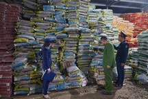 Một công ty sản xuất hơn 67 tấn phân bón giả nhãn hiệu