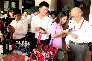 Trang bị máy thuyết minh tự động cho du khách