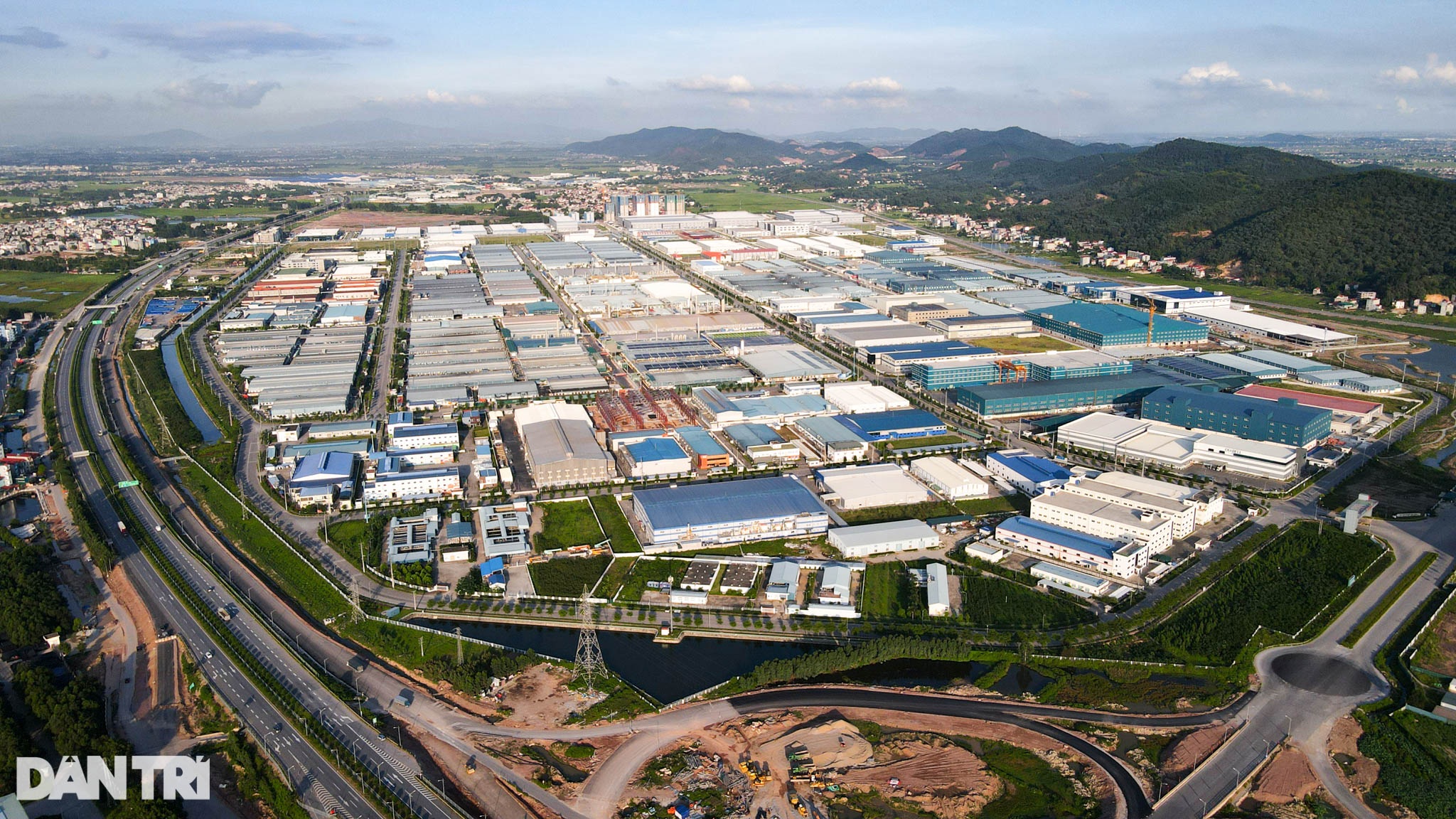 TP Bắc Giang vắng lặng giữa tâm bão Covid-19, đường phố không bóng người - 17